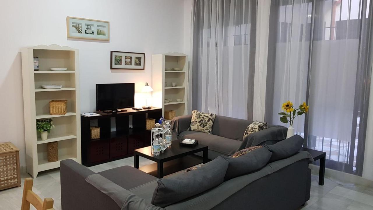 Apartment J&e Center